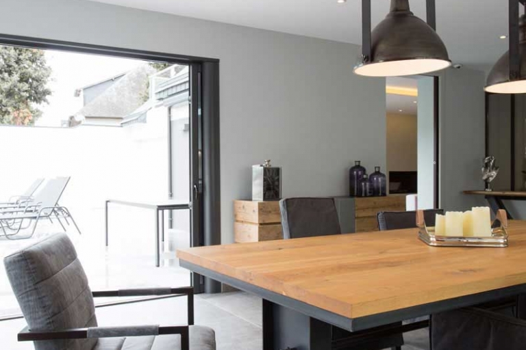 Table séjour bois massif - Style industriel - décoration d’intérieur unique et personnalisée – IDKrea, Rennes